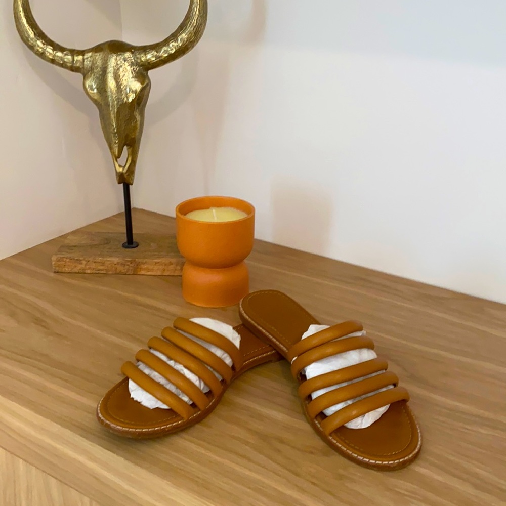 Perfect used condition ✨ Addie Madewell slide.